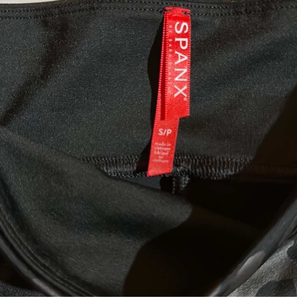 Spanx Faux Leather Camo Leggings Matte Black - Picture 7 of 7